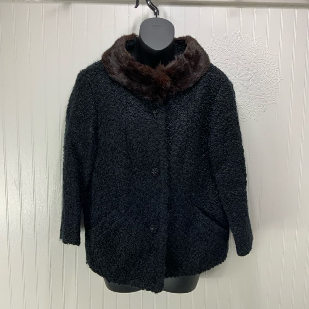 VINTAGE Lambswool coat with Mink Collar